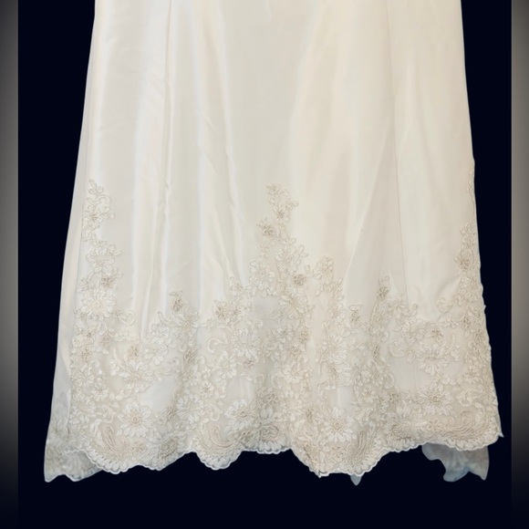 Allure Bridals Fit & Flare Embellished Satin Ivory Dress Wedding Bridal Gown - Picture 6 of 8